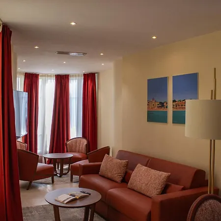 Aston La Scala Residencia Niza
